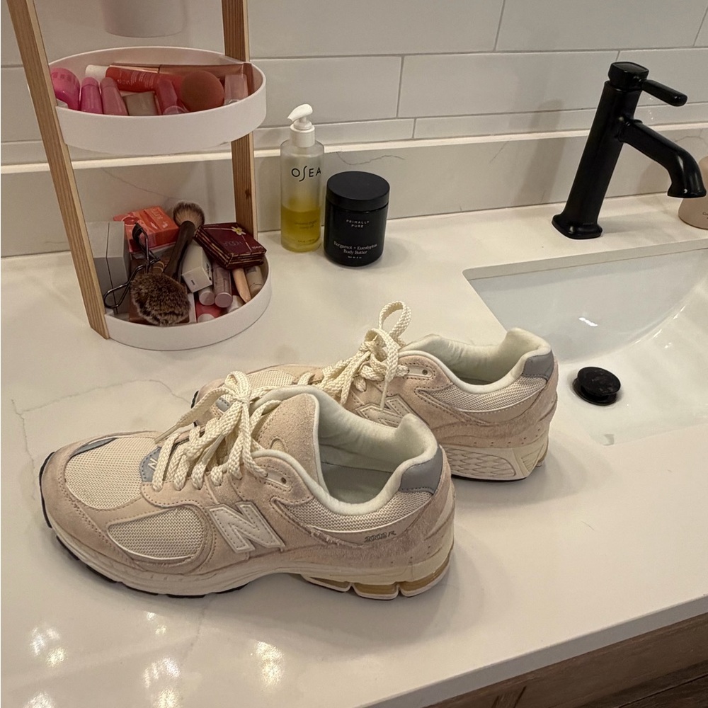 New Balance Women's Beige and Gray Athletic Shoes - Picture 2 of 6